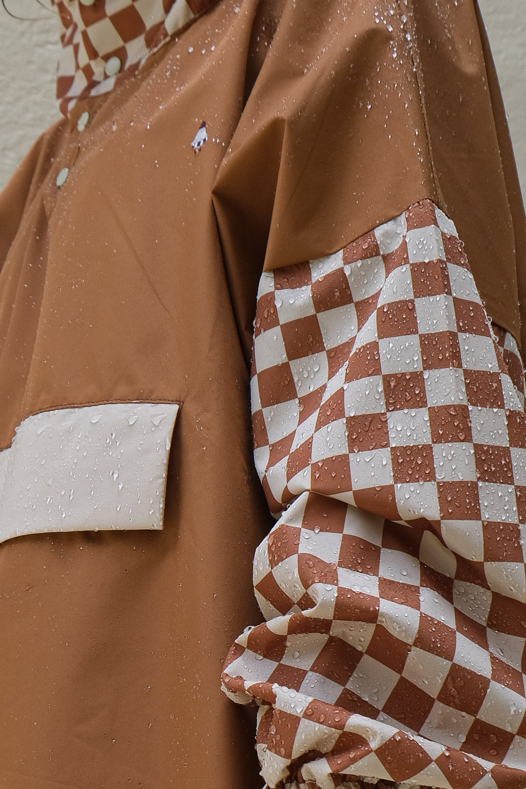 Cape de pluie courte Damiers marron
