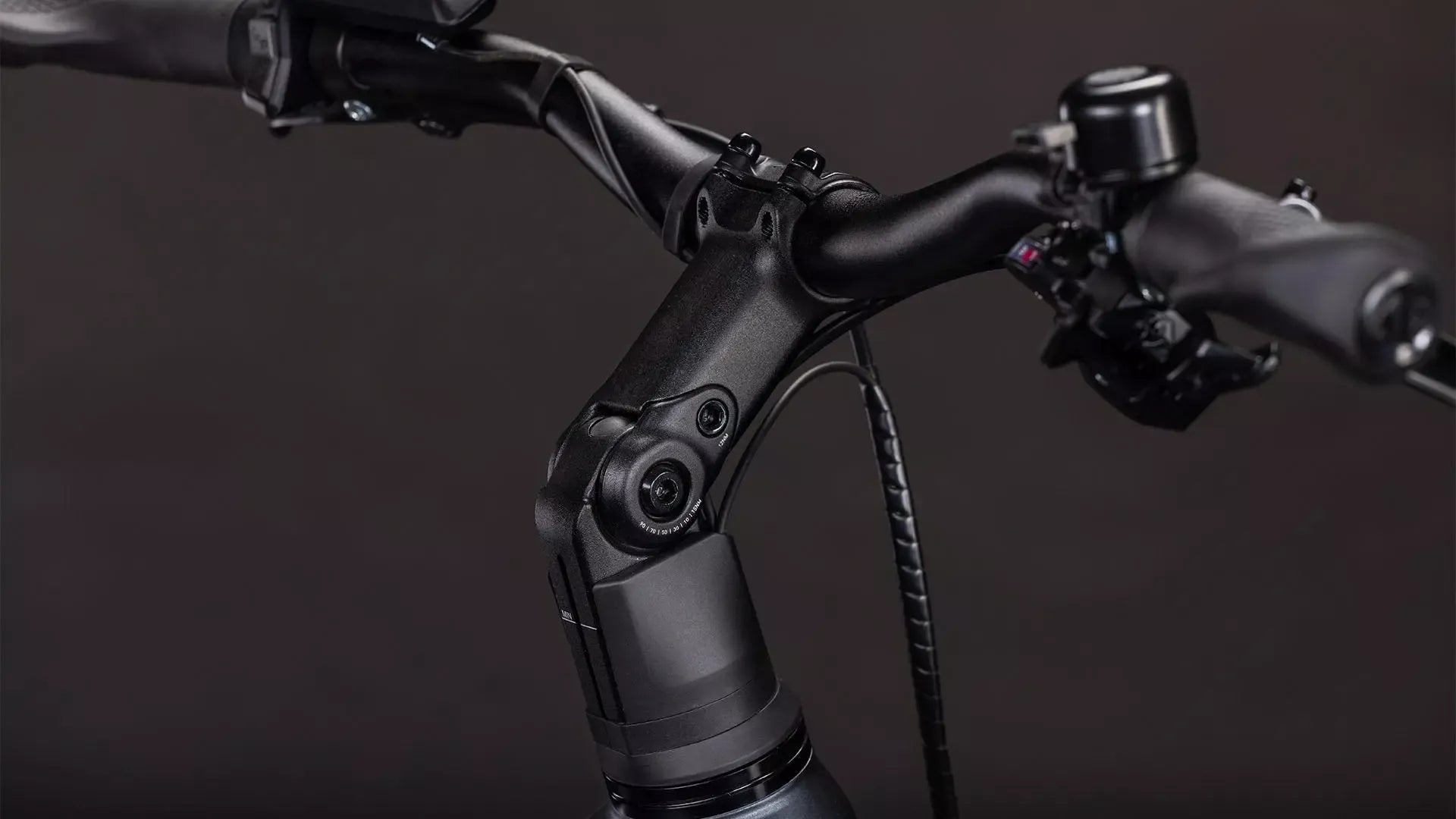 Vélo Tout Chemin électrique Cube Kathmandu Hybrid ONE 2026